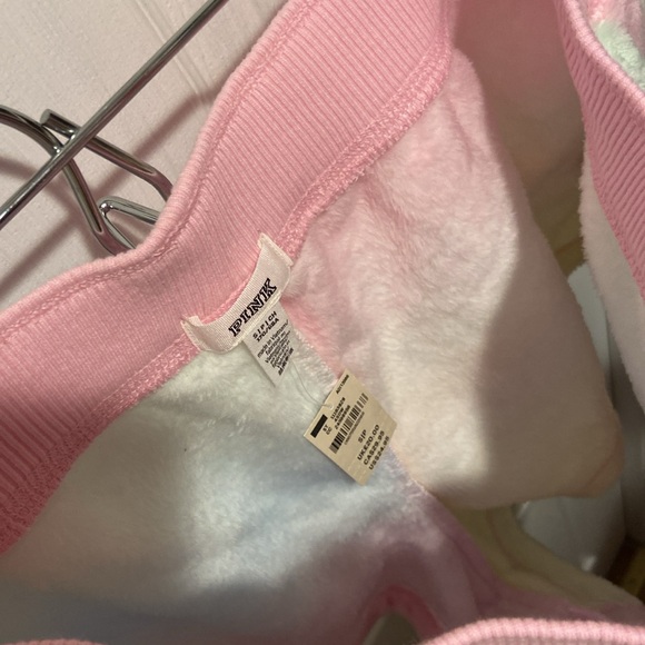 NWT Victoria’s Secret PINK Pastel Rainbow Velvet Fuzzy Shorts - Picture 10 of 14